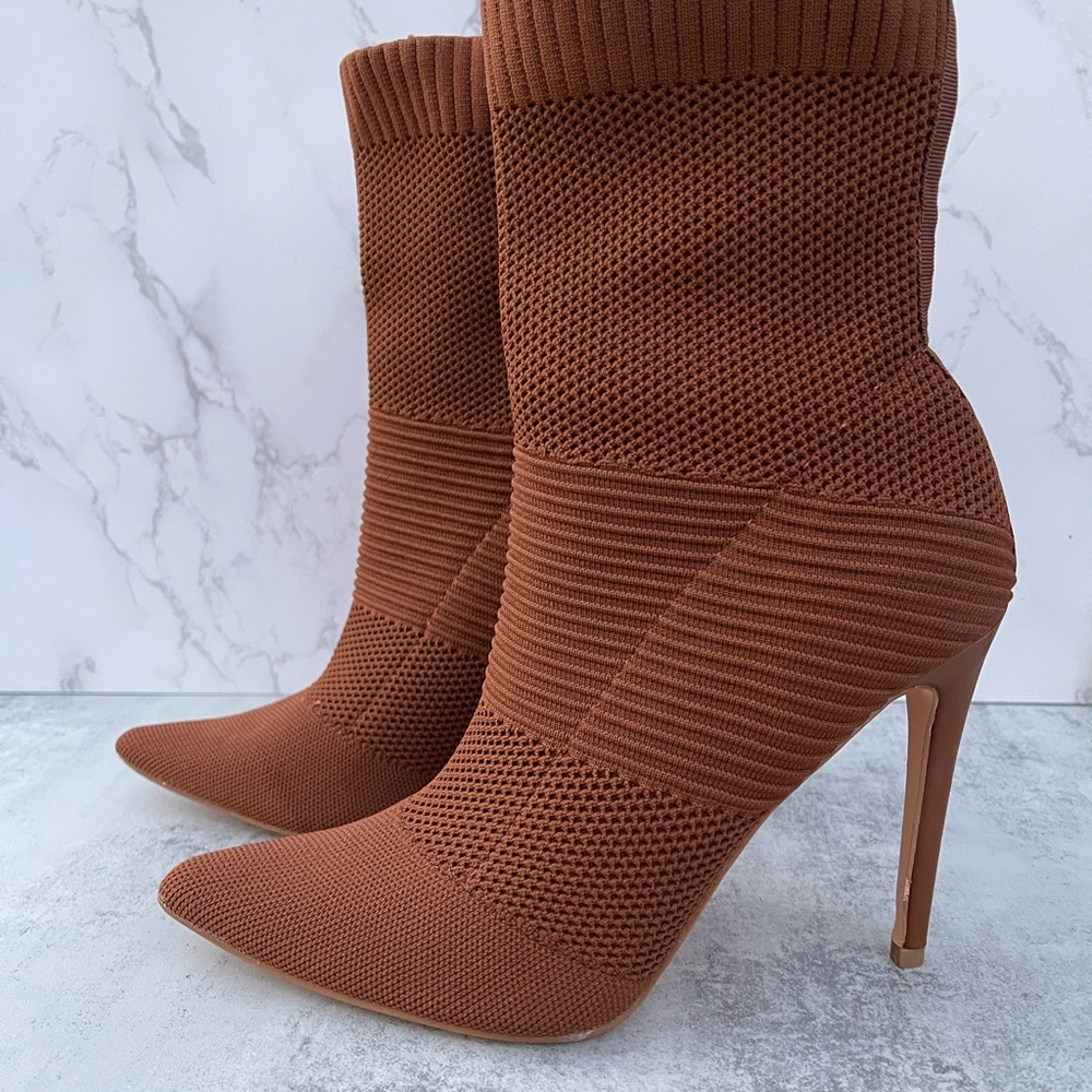 Like New W/Box Mesh Sock Ankle Boot - image 3